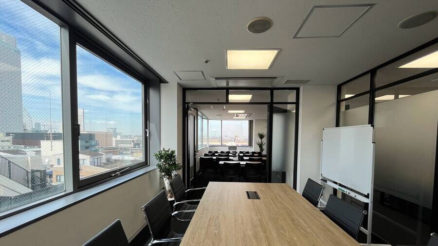 横浜赤レンガ倉庫・コスモワールド・富士山を一望する大スペース「みなと」-2