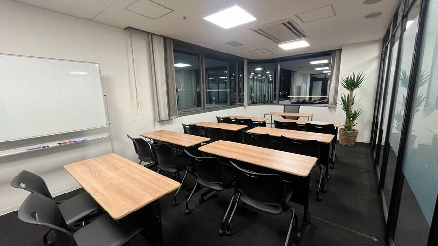 横浜赤レンガ倉庫・コスモワールド・富士山を一望する大スペース「みなと」-19