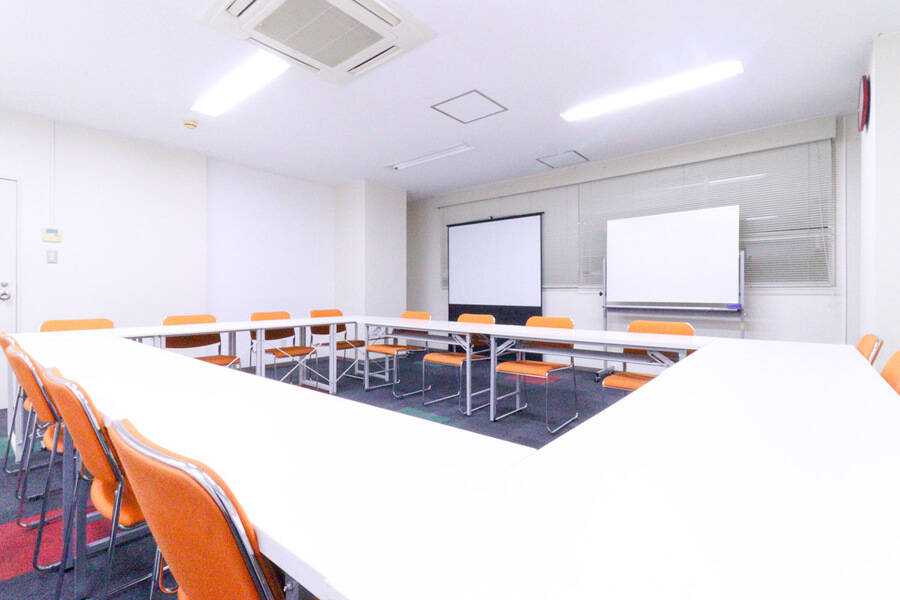 ふれあい貸し会議室 心斎橋D-13
