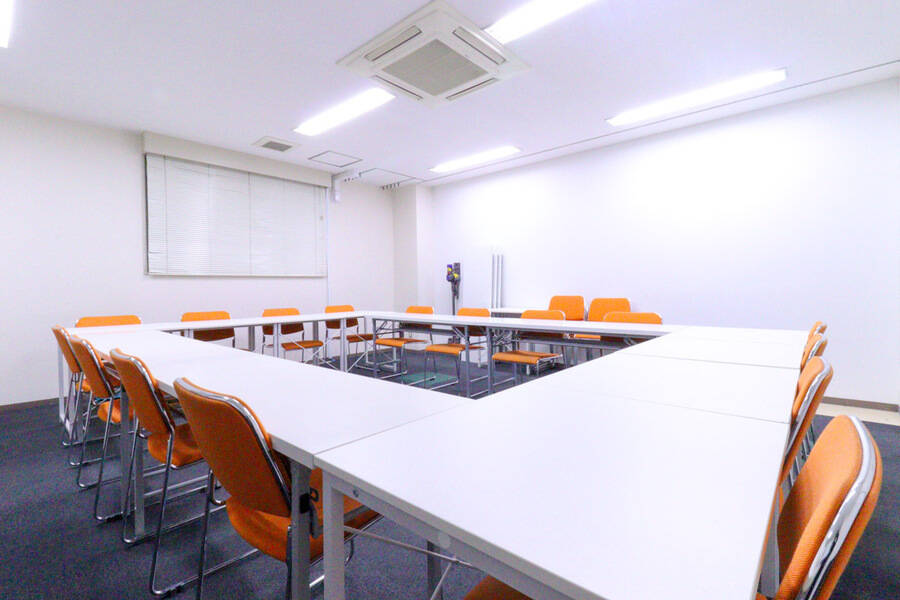 ふれあい貸し会議室 心斎橋D-14