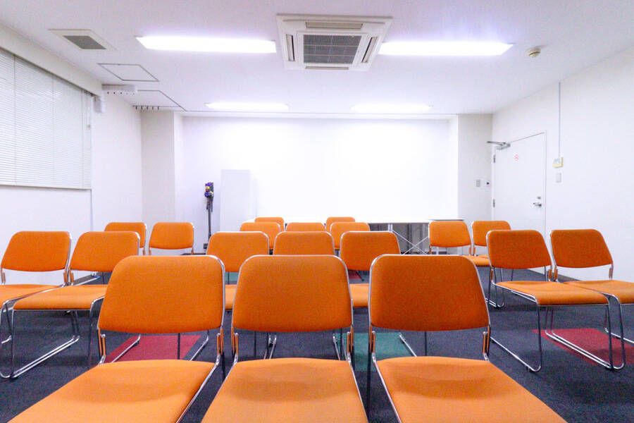 ふれあい貸し会議室 心斎橋D-18