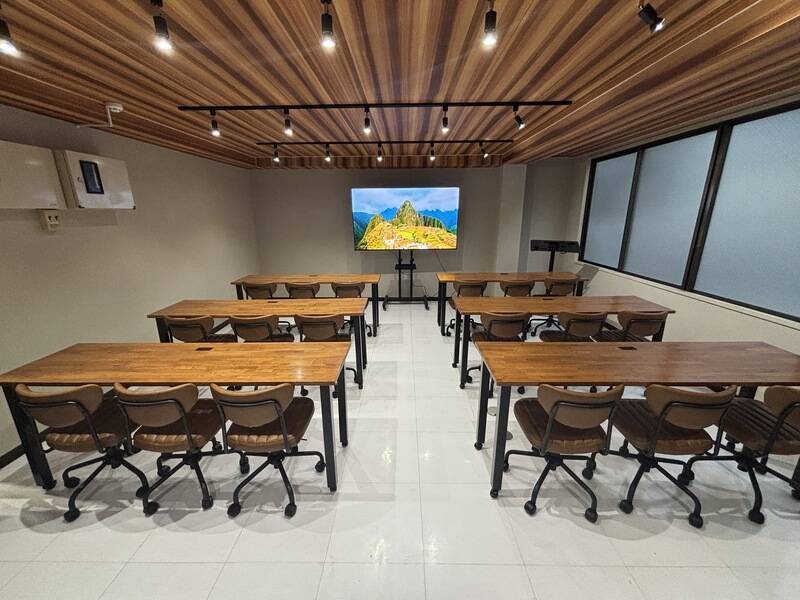 GOZAR会議室 新宿御苑3F-4