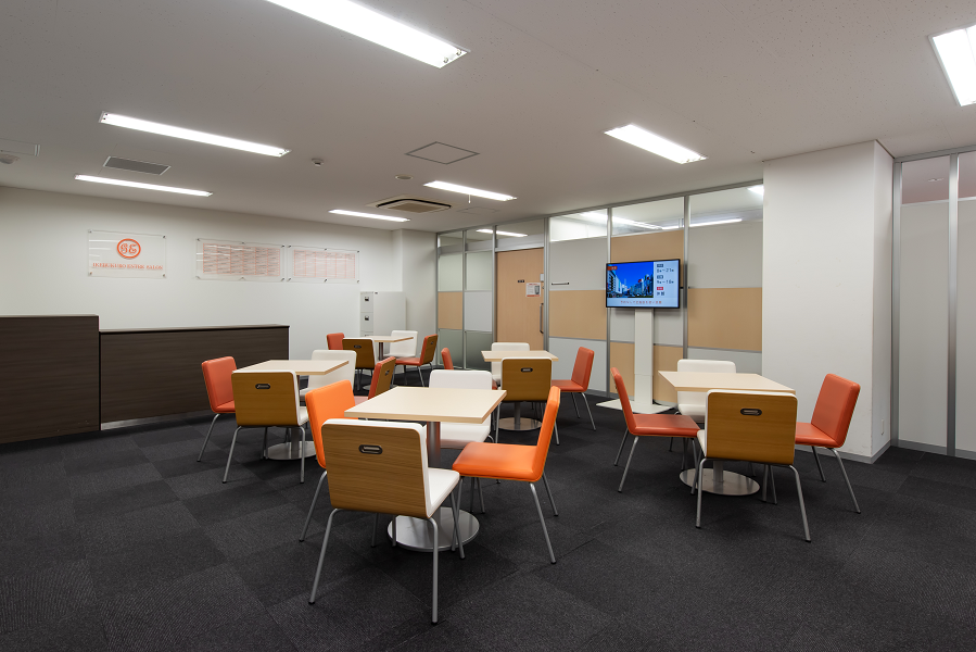 池袋アントレサロン 6名会議室-5