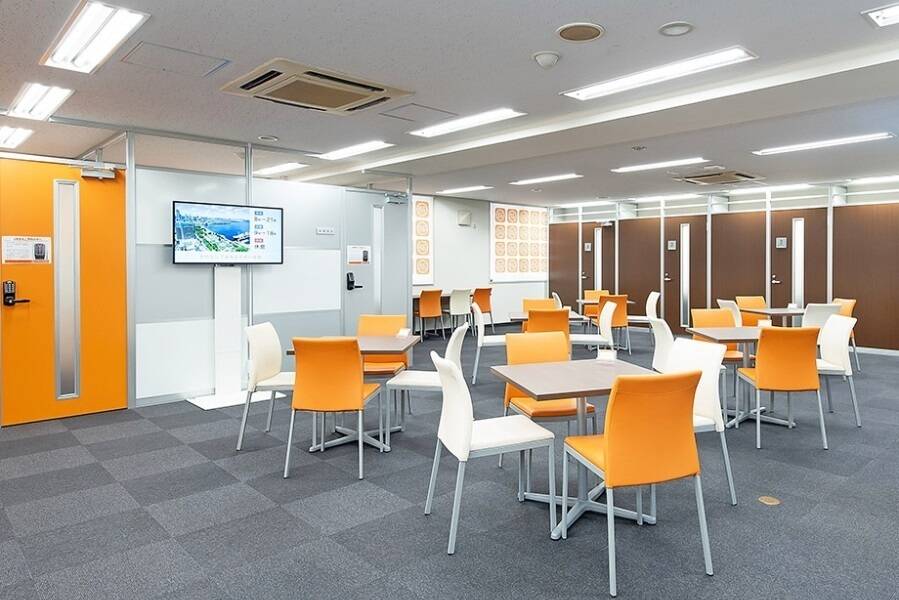 横浜アントレサロン 6名会議室-3