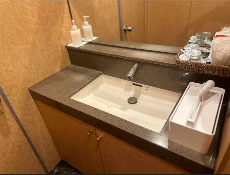 港区新橋駅徒歩２分！完全個室の会議室(10名)-24