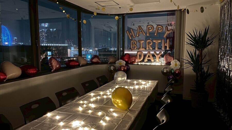 横浜赤レンガ倉庫・コスモワールド・富士山を一望する大スペース「みなと」-1