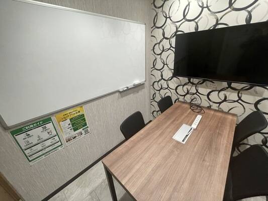 4名会議室（Room C）-1