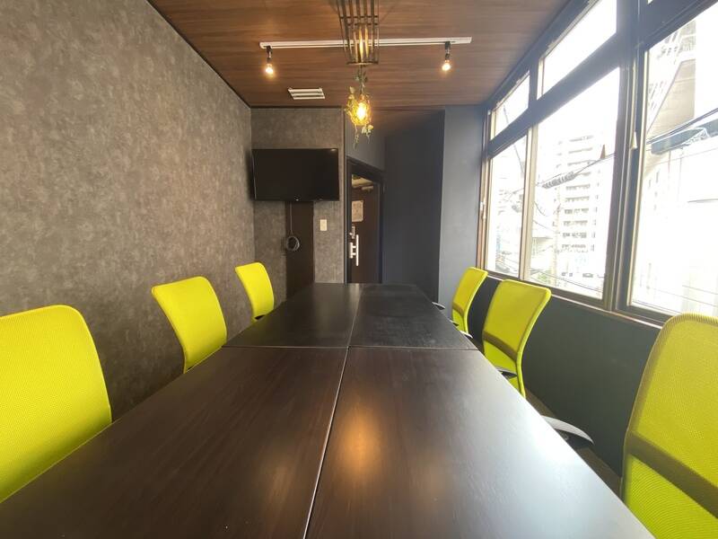 【レンタルスペース】【スペイシー】貸会議室 京急鶴見駅 6名の画像