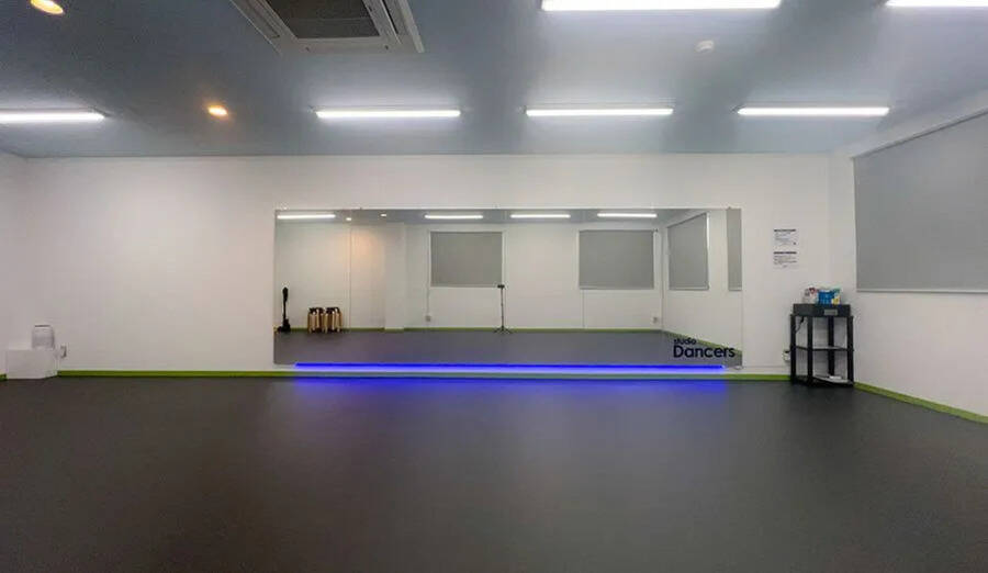 【レンタルスペース】【スペイシー】貸会議室 東野駅 10名の画像