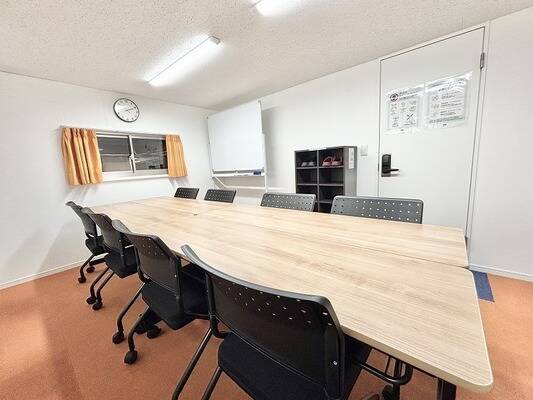 WorkWork Coworking＆Lab 遊戯室＆会議室-2