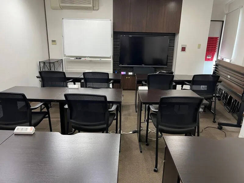 【レンタルスペース】【スペイシー】貸会議室 夙川駅 11名の画像