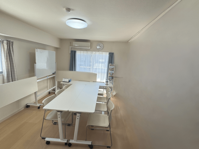 【レンタルスペース】【スペイシー】貸会議室 戸塚駅 13名の画像