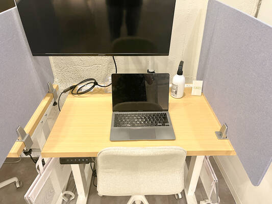 FEEEPニュー新橋ビル店｜カウンター席｜部屋番号：10(C)-3