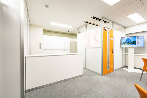 虎ノ門アントレサロン　4名会議室-3