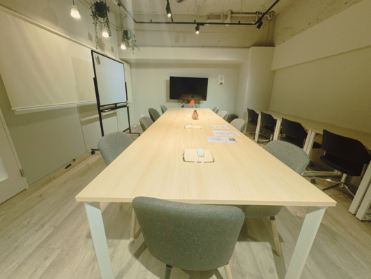 【赤坂溜池の会議室】レンタルルームペチャクチャRoom1ー会議室-2
