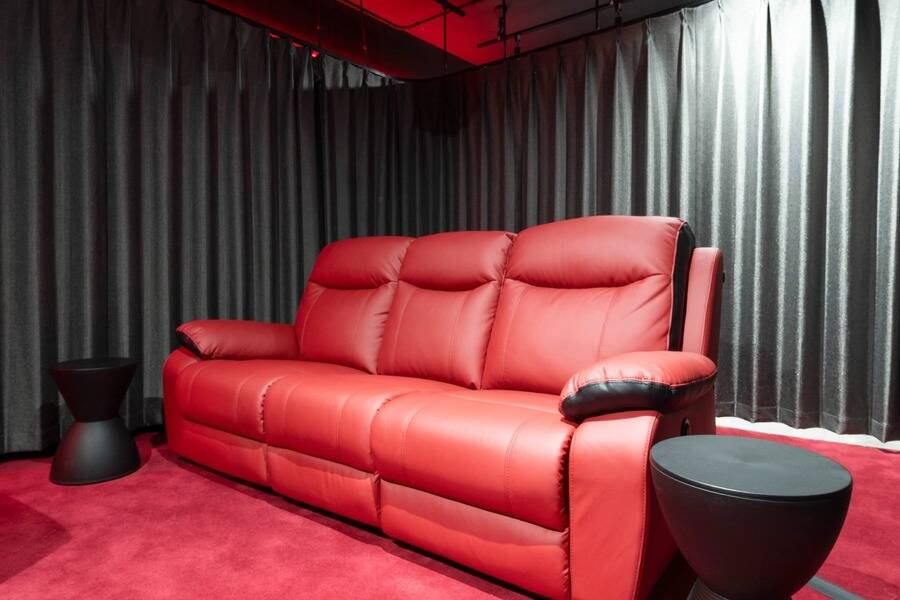 Aivicシネマルーム池袋東口-4