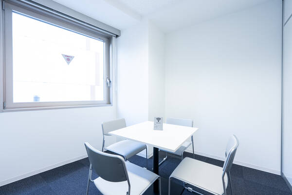 恵比寿アントレサロン　4名会議室-1