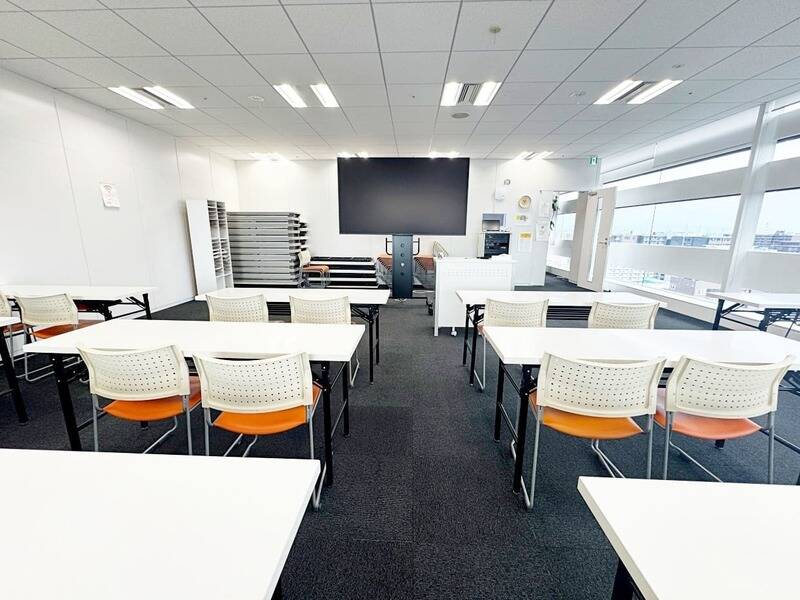 大阪会議室　mediST イベントルーム-1