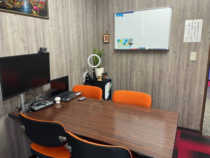 新東海学院 D室-1