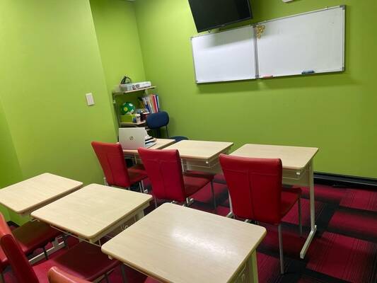 新東海学院 B室-1