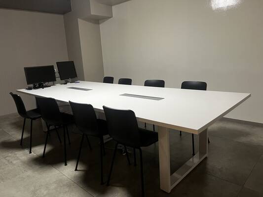 8人用会議室_大雅ビル3階-1