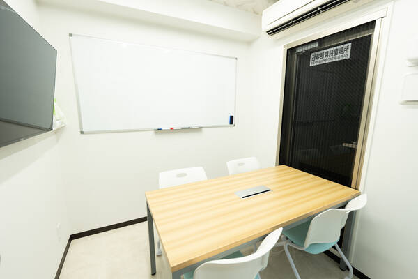 4名用会議室【海】-2