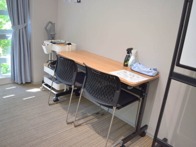 【レンタルスペースペチャクチャ】会議室Room4ーセミナールーム-12