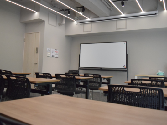 【レンタルスペースペチャクチャ】会議室Room３ーセミナールーム-2