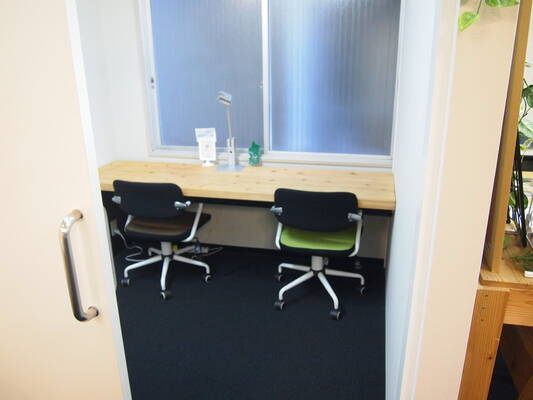 【ROUGH LABO TECH扇町】コワーキング個室ブース-2