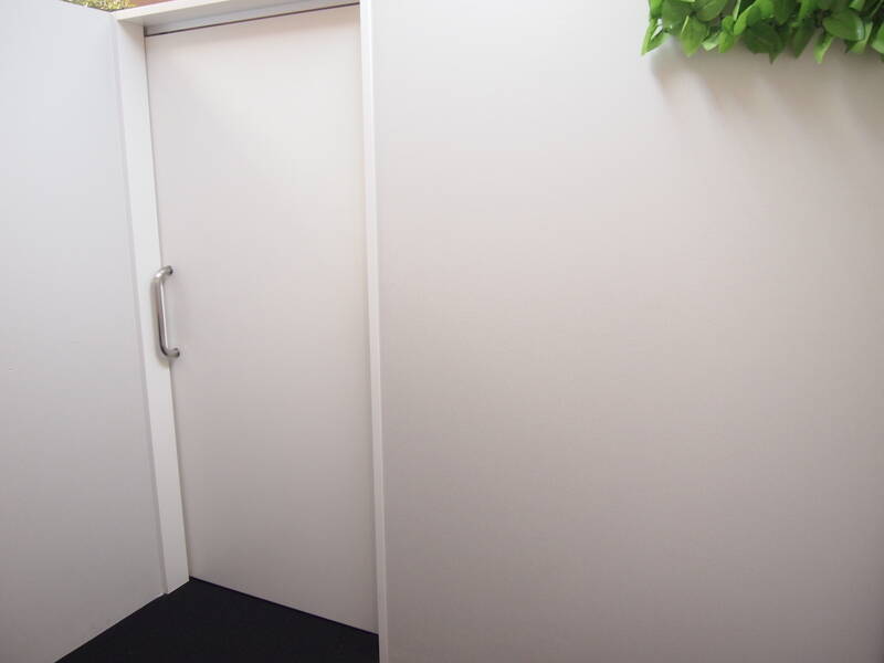 【ROUGH LABO TECH扇町】コワーキング個室ブース-4