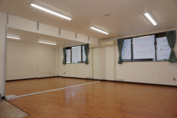 横浜　東神奈川駅３分のレンタルスタジオ　クローバー-1