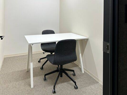 シェアオフィス func　会議室４-2