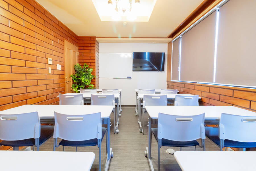 【レンタルスペース】【スペイシー】貸会議室 広島駅 16名の画像