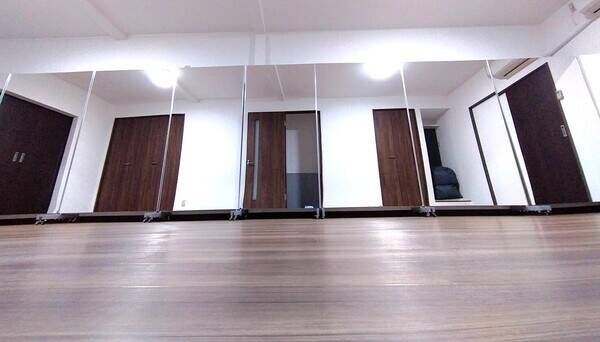 春日野道駅前スタジオ　モダニズム-1