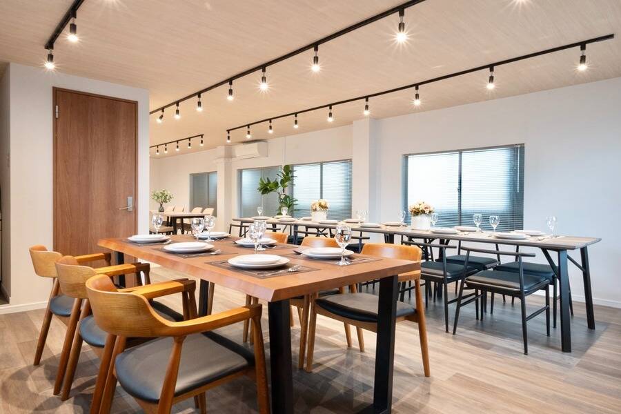 Aivicスペース池袋南口1号店-1