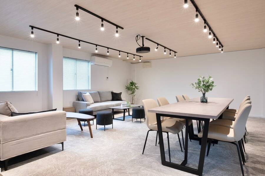 Aivicスペース池袋南口1号店-21