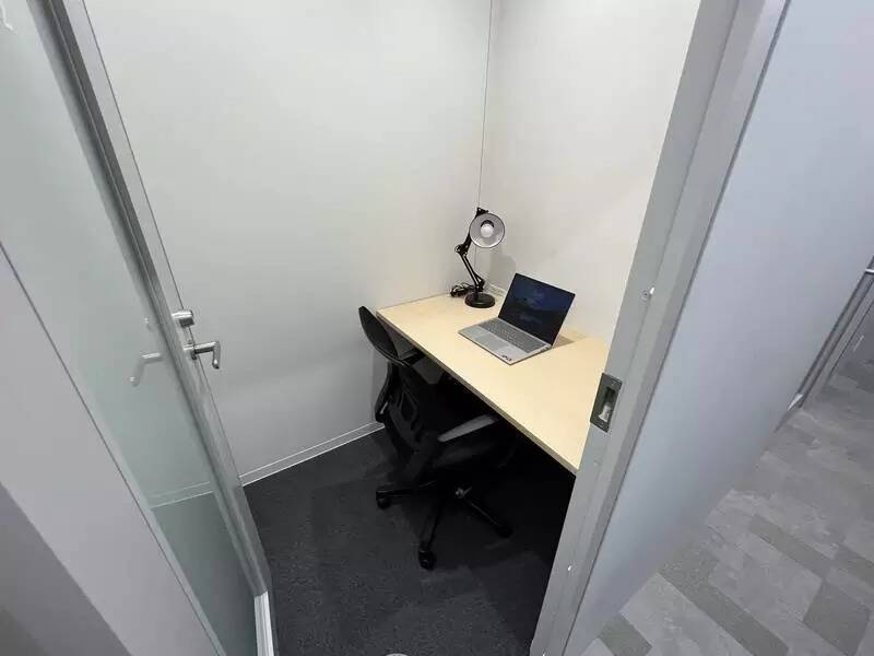 BasisPoint西新宿店 1名用鍵付き完全個室A-3