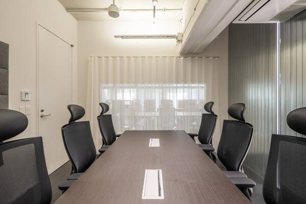 【BRIDGEX workplace】6名ミーティングルームB-3