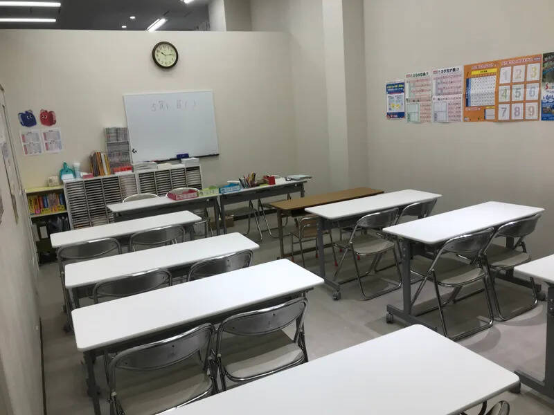 【レンタルスペース】【スペイシー】貸会議室 栂・美木多駅 24名の画像