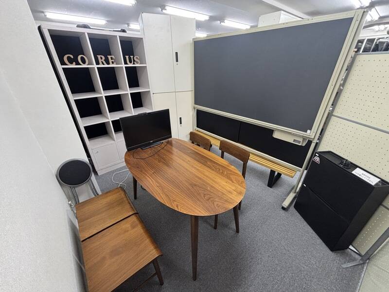 I.D.HEART内打ち合わせルームD-1