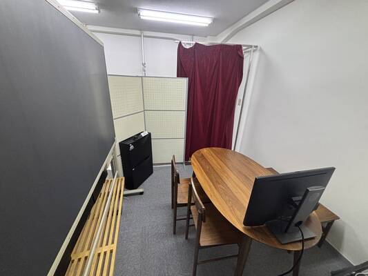 I.D.HEART内打ち合わせルームD-2