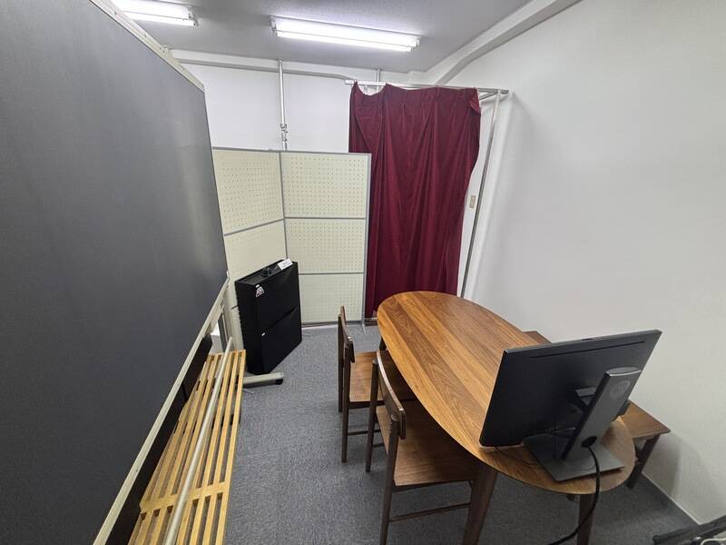 I.D.HEART内打ち合わせルームD-2