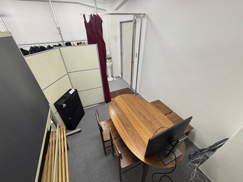 I.D.HEART内打ち合わせルームD-4