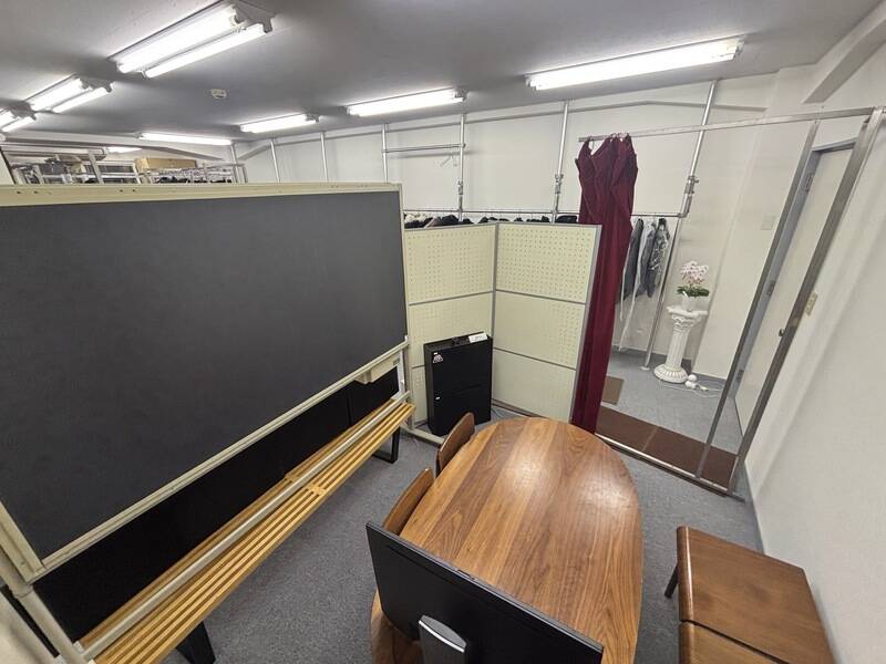 I.D.HEART内打ち合わせルームD-7