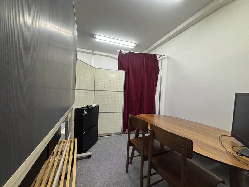 I.D.HEART内打ち合わせルームD-5