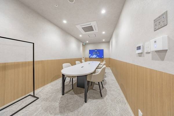 BIZcomfort北浜6名用会議室-1