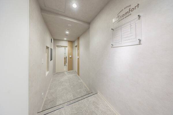 BIZcomfort北浜6名用会議室-2