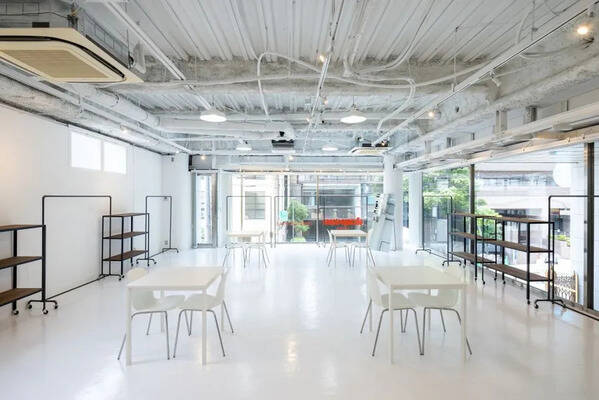 drapeau MINAMI SENBA スペース１&２-1