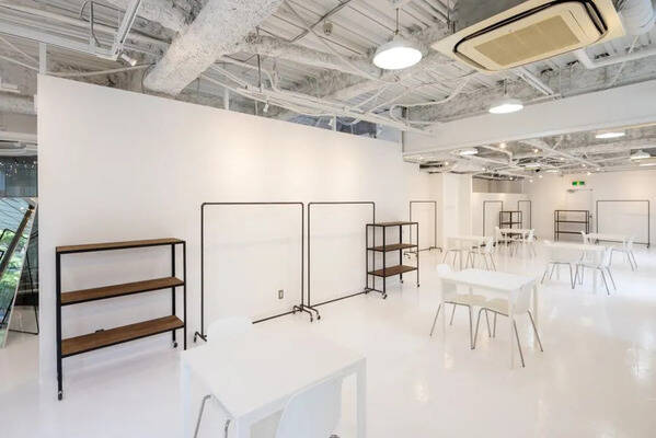 drapeau MINAMI SENBA スペース１&２-3