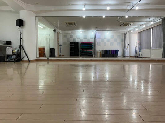 B-studio-1